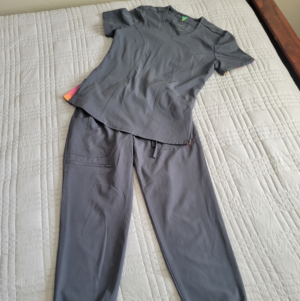 XS Heartsoul Break on Through scrubs